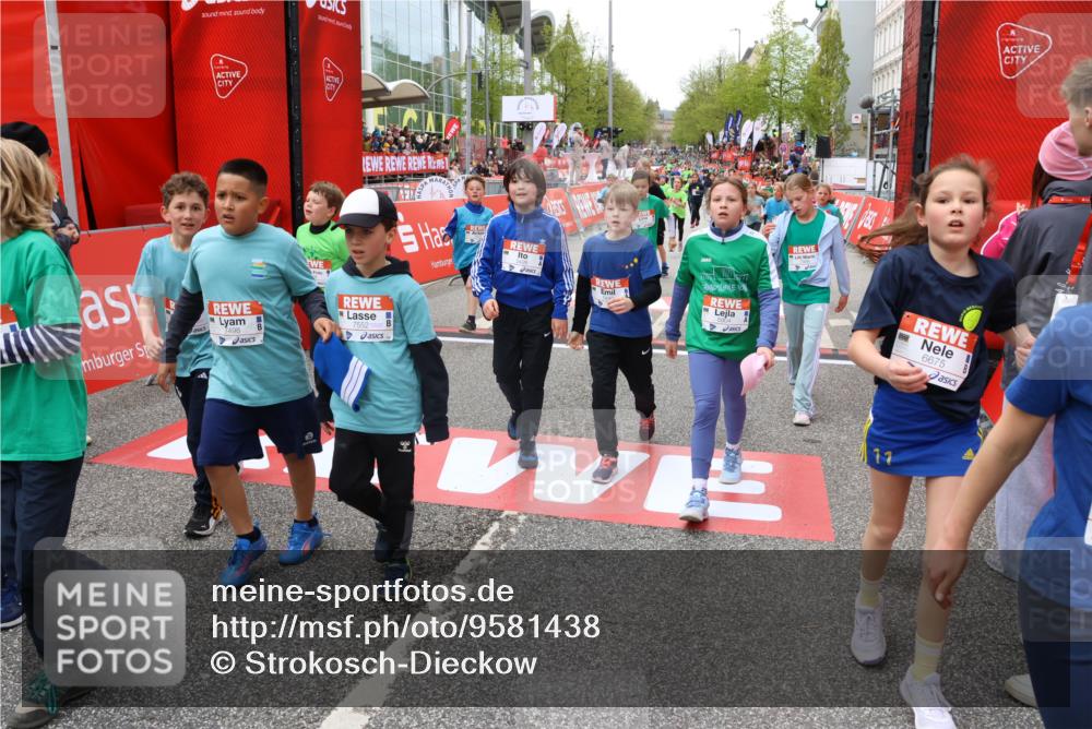 25.04.2026 - Das Zehntel Strokosch-Dieckow http://msf.ph/oto/9581438 25.04.2026 10:57:15 Ziel 5003, 5167, 5239, 5268, 5277, 5426, 5434, 5449, 5509, 5601, 5671, 5760, 5783, 5784, 5828, 5904, 6085, 6504, 6506, 6558, 6675, 7328, 7390, 7498, 7552, 7555, 7574, 7605, 7632, 7818, 7988, 8038, 5003, 5167, 5239, 5268, 5277, 5426, 5434, 5449, 5509, 5601, 5671, 5760, 5783, 5784, 5828, 5904, 6085, 6504, 6506, 6558, 6675, 7328, 7390, 7498, 7552, 7555, 7574, 7605, 7632, 7818, 7988, 8038 meine-sportfotos.de