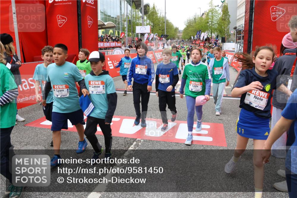 25.04.2026 - Das Zehntel Strokosch-Dieckow http://msf.ph/oto/9581450 25.04.2026 10:57:16 Ziel 5003, 5167, 5239, 5268, 5277, 5426, 5434, 5449, 5509, 5601, 5671, 5760, 5783, 5828, 5904, 6085, 6504, 6506, 6558, 6675, 7316, 7328, 7390, 7498, 7552, 7555, 7574, 7632, 7988, 5003, 5167, 5239, 5268, 5277, 5426, 5434, 5449, 5509, 5601, 5671, 5760, 5783, 5828, 5904, 6085, 6504, 6506, 6558, 6675, 7316, 7328, 7390, 7498, 7552, 7555, 7574, 7632, 7988 meine-sportfotos.de