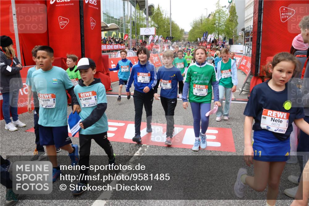 25.04.2026 - Das Zehntel Strokosch-Dieckow http://msf.ph/oto/9581485 25.04.2026 10:57:16 Ziel 5003, 5167, 5239, 5268, 5277, 5426, 5434, 5449, 5509, 5601, 5671, 5760, 5783, 5828, 5904, 6085, 6504, 6506, 6558, 6675, 7316, 7328, 7390, 7498, 7552, 7555, 7574, 7632, 7988, 5003, 5167, 5239, 5268, 5277, 5426, 5434, 5449, 5509, 5601, 5671, 5760, 5783, 5828, 5904, 6085, 6504, 6506, 6558, 6675, 7316, 7328, 7390, 7498, 7552, 7555, 7574, 7632, 7988 meine-sportfotos.de