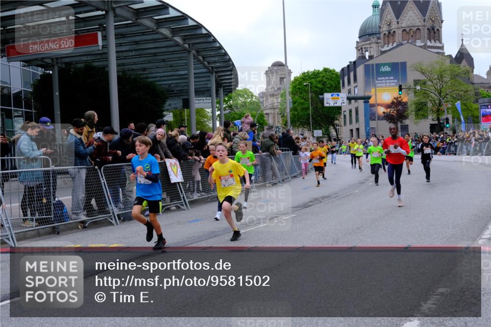25.04.2026 - Das Zehntel Tim E. http://msf.ph/oto/9581502 25.04.2026 12:50:43 Ziel 10093, 10793, 10881, 10979, 10981, 11031, 11036, 11266, 11271, 11326, 11842, 11845, 11920, 12187, 12190, 12316, 12389, 12416, 12691, 12742, 12762, 12765, 12776, 12781, 12790, 13005 meine-sportfotos.de