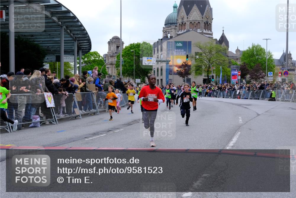 25.04.2026 - Das Zehntel Tim E. http://msf.ph/oto/9581523 25.04.2026 12:50:44 Ziel 10093, 10240, 10793, 10879, 10881, 10979, 10981, 11031, 11036, 11266, 11271, 11326, 11842, 11845, 11920, 12187, 12190, 12316, 12389, 12416, 12742, 12762, 12776, 12781, 12790, 13005 meine-sportfotos.de
