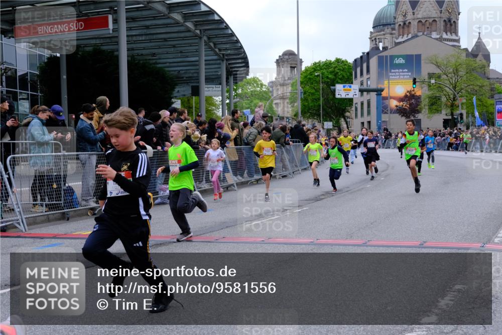 25.04.2026 - Das Zehntel Tim E. http://msf.ph/oto/9581556 25.04.2026 12:50:46 Ziel 10093, 10240, 10793, 10879, 10881, 10979, 10981, 11031, 11036, 11256, 11271, 11326, 11339, 11845, 11920, 12190, 12309, 12316, 12389, 12416, 12742, 12776, 12781, 12790, 13005 meine-sportfotos.de