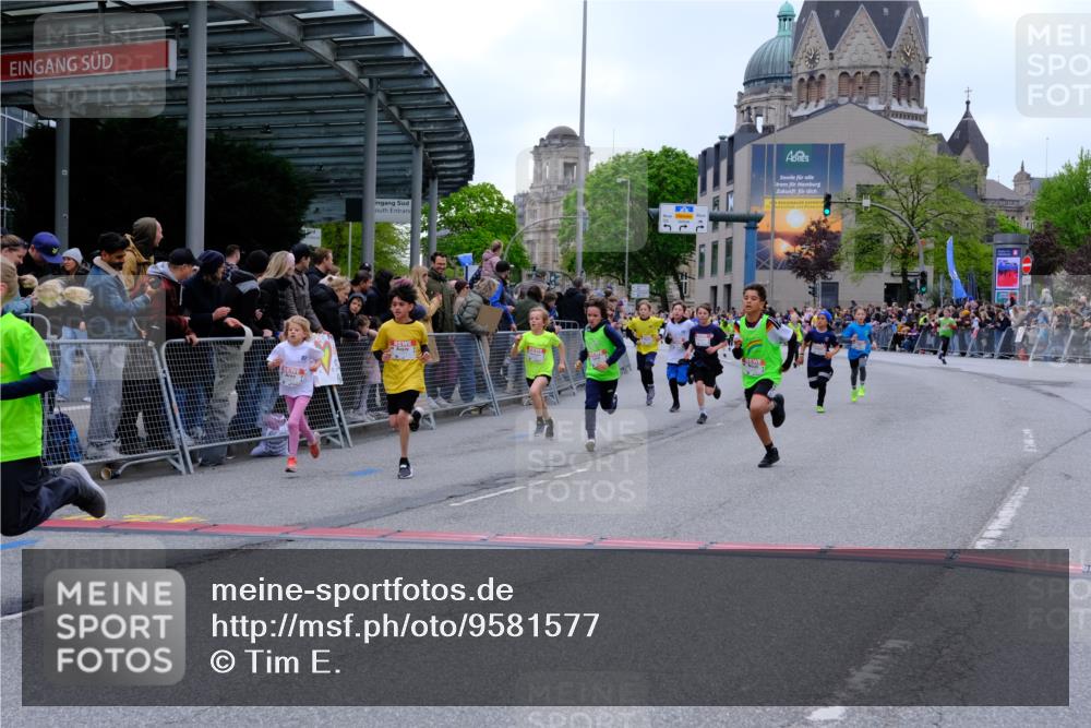 25.04.2026 - Das Zehntel Tim E. http://msf.ph/oto/9581577 25.04.2026 12:50:47 Ziel 10093, 10240, 10414, 10793, 10879, 10881, 10979, 10981, 11031, 11036, 11256, 11271, 11326, 11339, 11845, 11920, 11973, 12309, 12316, 12389, 12416, 12742, 12776, 12781, 12790, 13005 meine-sportfotos.de