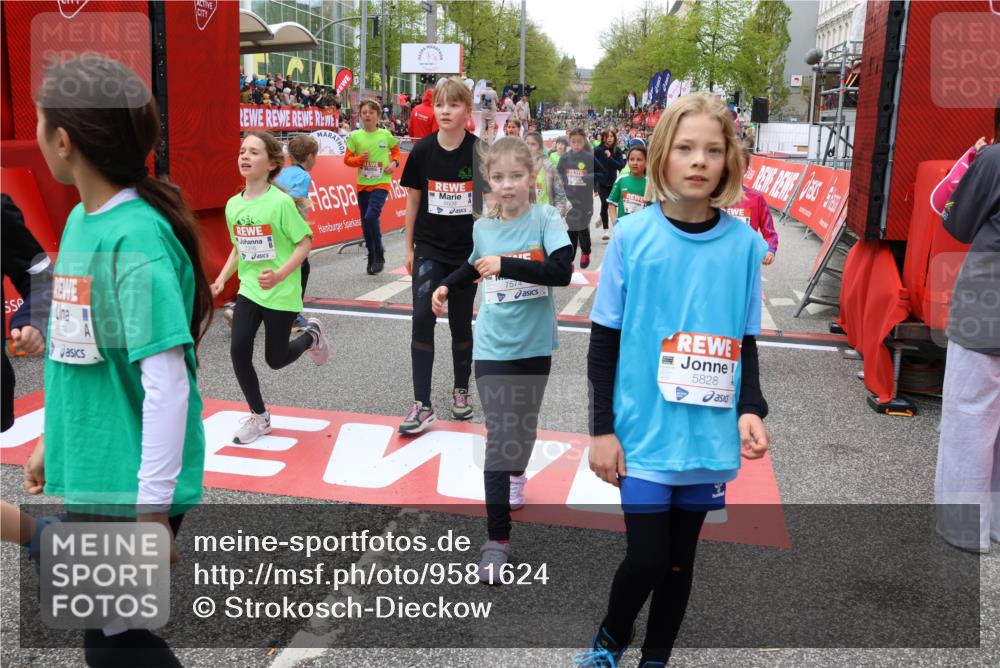 25.04.2026 - Das Zehntel Strokosch-Dieckow http://msf.ph/oto/9581624 25.04.2026 10:57:19 Ziel 5264, 5267, 5277, 5426, 5509, 5523, 5671, 5760, 5828, 5894, 5904, 5909, 6082, 6504, 6506, 6558, 6665, 6672, 6675, 6816, 7316, 7328, 7498, 7552, 7555, 7574, 7978, 7988, 5264, 5267, 5277, 5426, 5509, 5523, 5671, 5760, 5828, 5894, 5904, 5909, 6082, 6504, 6506, 6558, 6665, 6672, 6675, 6816, 7316, 7328, 7498, 7552, 7555, 7574, 7978, 7988 meine-sportfotos.de