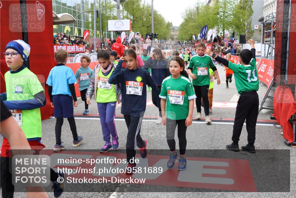 25.04.2026 - Das Zehntel Strokosch-Dieckow http://msf.ph/oto/9581689 25.04.2026 10:57:22 Ziel 5264, 5267, 5277, 5305, 5509, 5523, 5534, 5760, 5828, 5894, 5909, 6082, 6187, 6207, 6360, 6488, 6504, 6558, 6665, 6672, 6734, 6816, 7052, 7211, 7316, 7429, 7574, 7978, 5264, 5267, 5277, 5305, 5509, 5523, 5534, 5760, 5828, 5894, 5909, 6082, 6187, 6207, 6360, 6488, 6504, 6558, 6665, 6672, 6734, 6816, 7052, 7211, 7316, 7429, 7574, 7978 meine-sportfotos.de