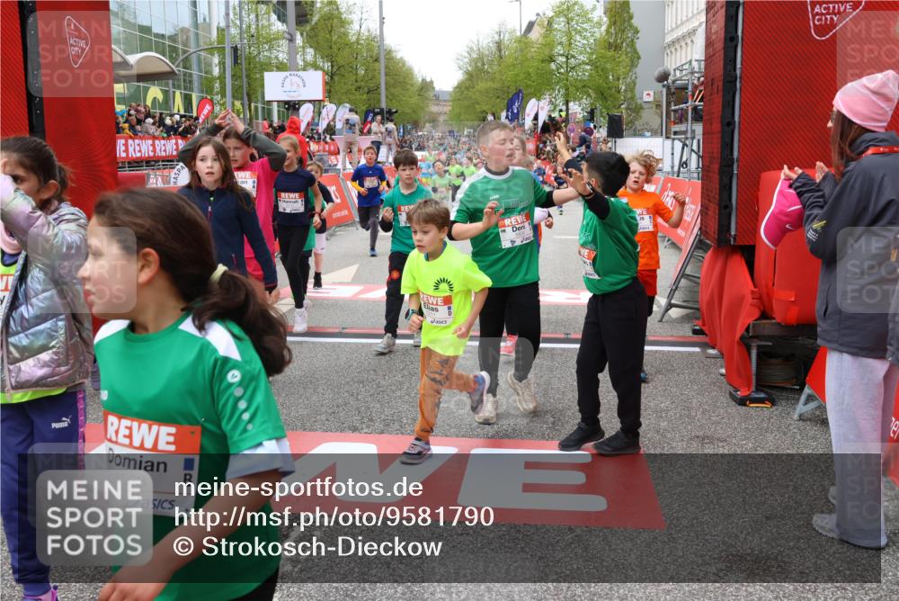 25.04.2026 - Das Zehntel Strokosch-Dieckow http://msf.ph/oto/9581790 25.04.2026 10:57:24 Ziel 5264, 5267, 5305, 5523, 5534, 5557, 5559, 5894, 5909, 6082, 6187, 6207, 6230, 6360, 6482, 6488, 6665, 6672, 6734, 6816, 6818, 7052, 7211, 7316, 7429, 7978, 8043, 8045, 5264, 5267, 5305, 5523, 5534, 5557, 5559, 5894, 5909, 6082, 6187, 6207, 6230, 6360, 6482, 6488, 6665, 6672, 6734, 6816, 6818, 7052, 7211, 7316, 7429, 7978, 8043, 8045 meine-sportfotos.de