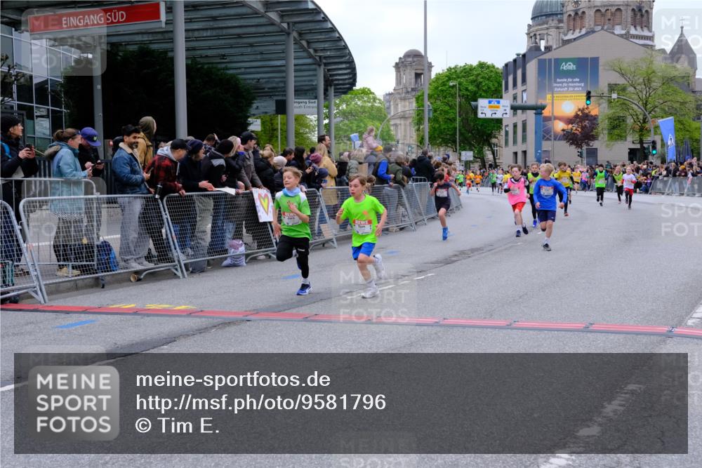 25.04.2026 - Das Zehntel Tim E. http://msf.ph/oto/9581796 25.04.2026 12:50:57 Ziel 10414, 10569, 10579, 10710, 11256, 11339, 11650, 11837, 11973, 12044, 12180, 12222, 12309, 12320, 12426, 12788 meine-sportfotos.de