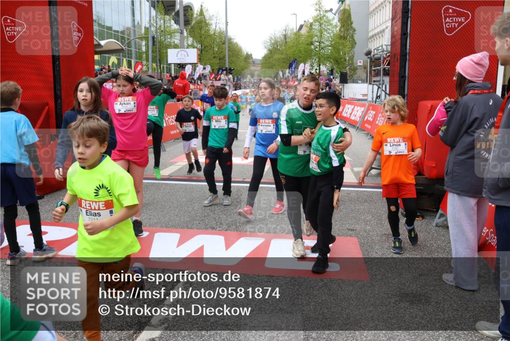 25.04.2026 - Das Zehntel Strokosch-Dieckow http://msf.ph/oto/9581874 25.04.2026 10:57:25 Ziel 5264, 5267, 5305, 5469, 5523, 5534, 5557, 5559, 5894, 5909, 6082, 6187, 6207, 6230, 6360, 6477, 6482, 6488, 6665, 6672, 6734, 6816, 6818, 7052, 7211, 7429, 7978, 8043, 8045, 5264, 5267, 5305, 5469, 5523, 5534, 5557, 5559, 5894, 5909, 6082, 6187, 6207, 6230, 6360, 6477, 6482, 6488, 6665, 6672, 6734, 6816, 6818, 7052, 7211, 7429, 7978, 8043, 8045 meine-sportfotos.de