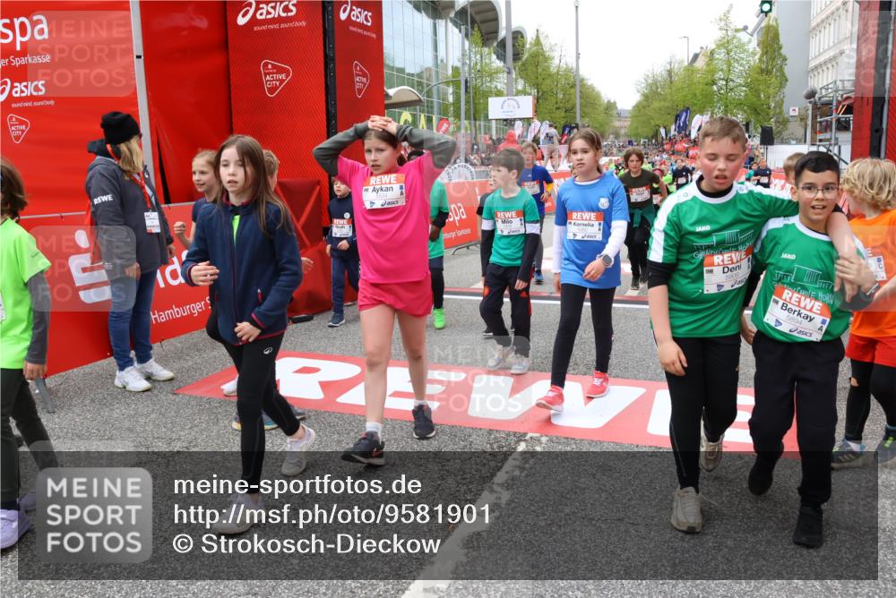 25.04.2026 - Das Zehntel Strokosch-Dieckow http://msf.ph/oto/9581901 25.04.2026 10:57:26 Ziel 5264, 5267, 5284, 5305, 5469, 5534, 5557, 5559, 5894, 5909, 6082, 6187, 6207, 6230, 6360, 6477, 6482, 6488, 6665, 6734, 6818, 7052, 7211, 7429, 7978, 8043, 8045, 5264, 5267, 5284, 5305, 5469, 5534, 5557, 5559, 5894, 5909, 6082, 6187, 6207, 6230, 6360, 6477, 6482, 6488, 6665, 6734, 6818, 7052, 7211, 7429, 7978, 8043, 8045 meine-sportfotos.de