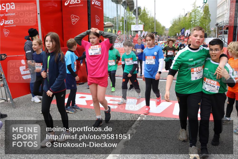 25.04.2026 - Das Zehntel Strokosch-Dieckow http://msf.ph/oto/9581951 25.04.2026 10:57:26 Ziel 5264, 5267, 5284, 5305, 5469, 5534, 5557, 5559, 5894, 5909, 6082, 6187, 6207, 6230, 6360, 6477, 6482, 6488, 6665, 6734, 6818, 7052, 7211, 7429, 7978, 8043, 8045, 5264, 5267, 5284, 5305, 5469, 5534, 5557, 5559, 5894, 5909, 6082, 6187, 6207, 6230, 6360, 6477, 6482, 6488, 6665, 6734, 6818, 7052, 7211, 7429, 7978, 8043, 8045 meine-sportfotos.de
