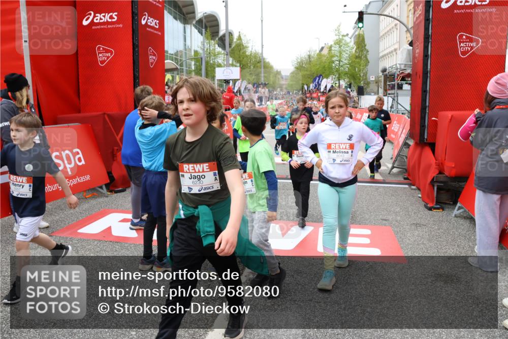 25.04.2026 - Das Zehntel Strokosch-Dieckow http://msf.ph/oto/9582080 25.04.2026 10:57:29 Ziel 5000, 5258, 5284, 5469, 5557, 5559, 5567, 5571, 5746, 5749, 5856, 6187, 6207, 6230, 6279, 6360, 6477, 6482, 6488, 6734, 6818, 6859, 7027, 8043, 8045, 5000, 5258, 5284, 5469, 5557, 5559, 5567, 5571, 5746, 5749, 5856, 6187, 6207, 6230, 6279, 6360, 6477, 6482, 6488, 6734, 6818, 6859, 7027, 8043, 8045 meine-sportfotos.de