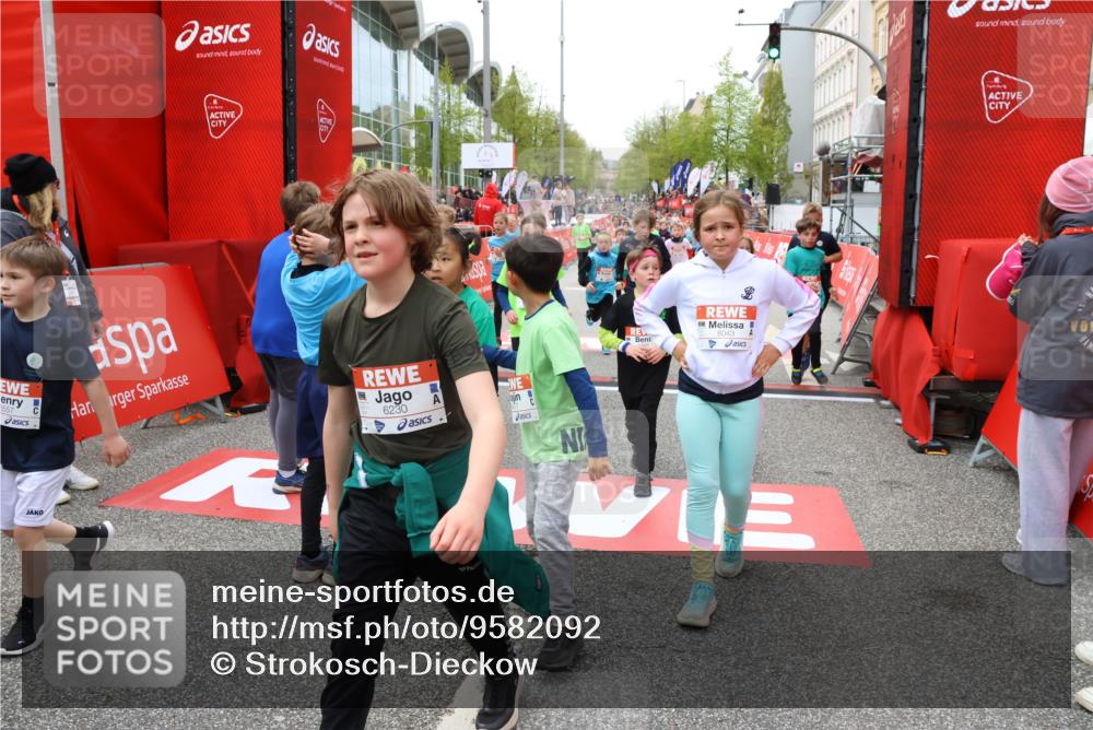 25.04.2026 - Das Zehntel Strokosch-Dieckow http://msf.ph/oto/9582092 25.04.2026 10:57:29 Ziel 5000, 5258, 5284, 5469, 5557, 5559, 5567, 5571, 5746, 5749, 5856, 6187, 6207, 6230, 6279, 6360, 6477, 6482, 6488, 6734, 6818, 6859, 7027, 8043, 8045, 5000, 5258, 5284, 5469, 5557, 5559, 5567, 5571, 5746, 5749, 5856, 6187, 6207, 6230, 6279, 6360, 6477, 6482, 6488, 6734, 6818, 6859, 7027, 8043, 8045 meine-sportfotos.de
