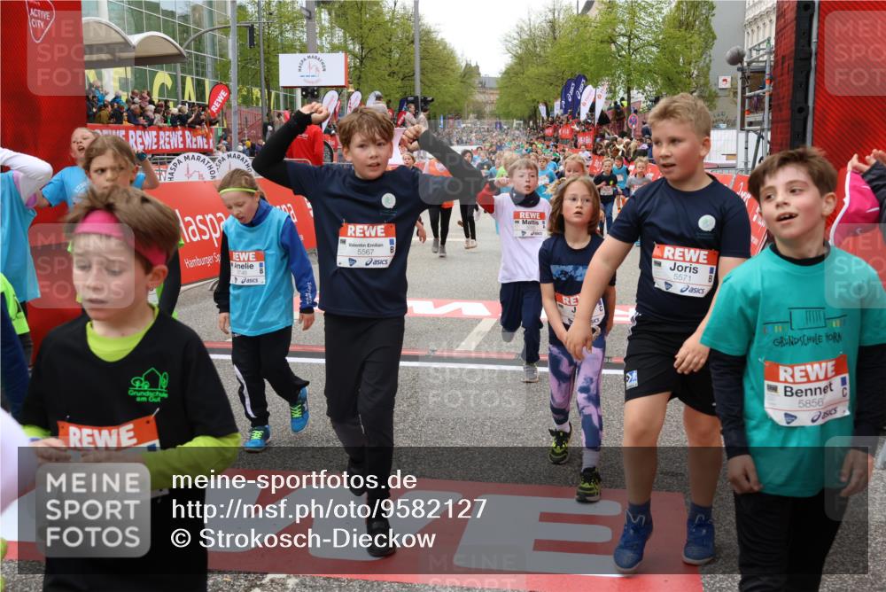 25.04.2026 - Das Zehntel Strokosch-Dieckow http://msf.ph/oto/9582127 25.04.2026 10:57:31 Ziel 5000, 5258, 5284, 5469, 5557, 5559, 5567, 5571, 5746, 5749, 5764, 5855, 5856, 6230, 6279, 6477, 6482, 6697, 6818, 6859, 7027, 7120, 7141, 7405, 8043, 8045, 5000, 5258, 5284, 5469, 5557, 5559, 5567, 5571, 5746, 5749, 5764, 5855, 5856, 6230, 6279, 6477, 6482, 6697, 6818, 6859, 7027, 7120, 7141, 7405, 8043, 8045 meine-sportfotos.de