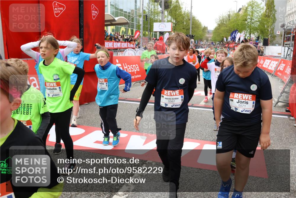25.04.2026 - Das Zehntel Strokosch-Dieckow http://msf.ph/oto/9582229 25.04.2026 10:57:32 Ziel 5000, 5258, 5284, 5469, 5567, 5571, 5746, 5749, 5764, 5855, 5856, 6230, 6279, 6477, 6482, 6645, 6697, 6716, 6756, 6818, 6859, 7027, 7120, 7141, 7405, 8043, 8045, 5000, 5258, 5284, 5469, 5567, 5571, 5746, 5749, 5764, 5855, 5856, 6230, 6279, 6477, 6482, 6645, 6697, 6716, 6756, 6818, 6859, 7027, 7120, 7141, 7405, 8043, 8045 meine-sportfotos.de