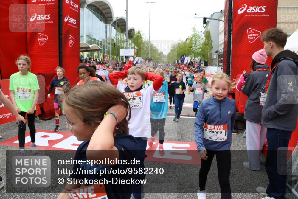 25.04.2026 - Das Zehntel Strokosch-Dieckow http://msf.ph/oto/9582240 25.04.2026 10:57:35 Ziel 5000, 5258, 5567, 5571, 5657, 5661, 5708, 5746, 5749, 5764, 5813, 5855, 5856, 6279, 6416, 6502, 6619, 6627, 6628, 6645, 6697, 6716, 6755, 6756, 6859, 7027, 7120, 7141, 7405, 7665, 8013, 5000, 5258, 5567, 5571, 5657, 5661, 5708, 5746, 5749, 5764, 5813, 5855, 5856, 6279, 6416, 6502, 6619, 6627, 6628, 6645, 6697, 6716, 6755, 6756, 6859, 7027, 7120, 7141, 7405, 7665, 8013 meine-sportfotos.de