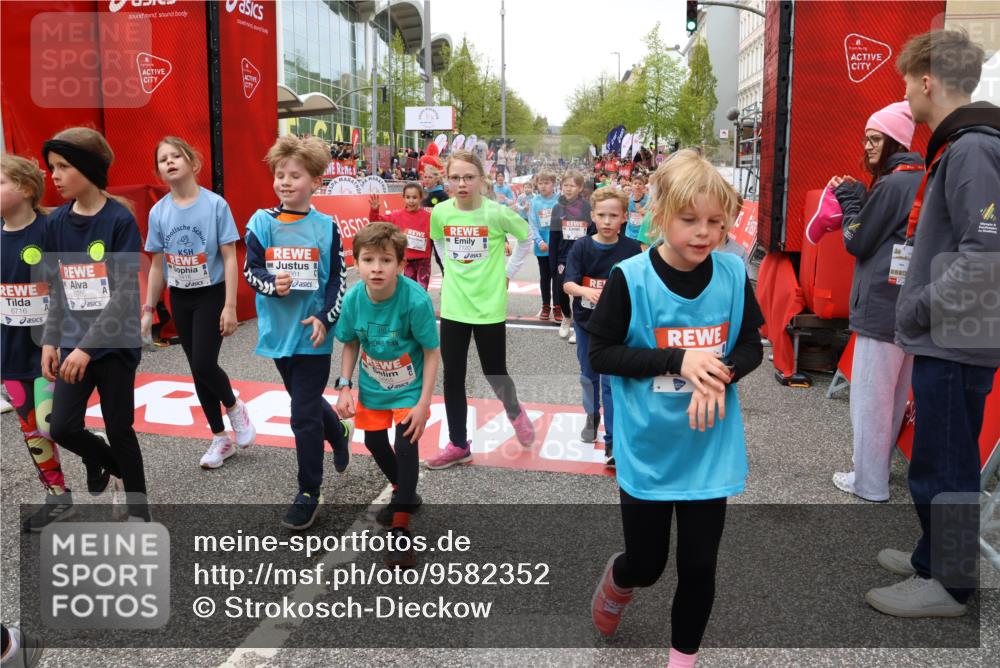25.04.2026 - Das Zehntel Strokosch-Dieckow http://msf.ph/oto/9582352 25.04.2026 10:57:37 Ziel 5000, 5102, 5657, 5661, 5708, 5764, 5813, 5855, 6416, 6502, 6619, 6627, 6628, 6637, 6644, 6645, 6652, 6655, 6697, 6716, 6755, 6756, 6859, 6882, 7120, 7141, 7405, 7522, 7527, 7665, 8013, 5000, 5102, 5657, 5661, 5708, 5764, 5813, 5855, 6416, 6502, 6619, 6627, 6628, 6637, 6644, 6645, 6652, 6655, 6697, 6716, 6755, 6756, 6859, 6882, 7120, 7141, 7405, 7522, 7527, 7665, 8013 meine-sportfotos.de