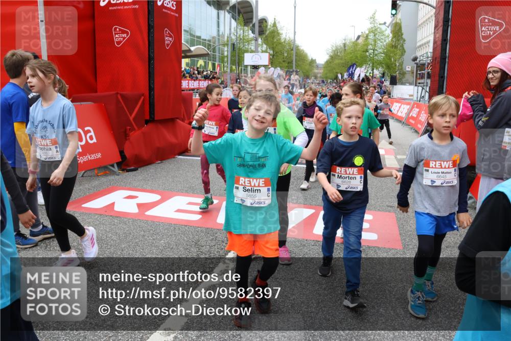 25.04.2026 - Das Zehntel Strokosch-Dieckow http://msf.ph/oto/9582397 25.04.2026 10:57:38 Ziel 5102, 5657, 5661, 5708, 5764, 5813, 5855, 6416, 6502, 6619, 6627, 6628, 6637, 6644, 6645, 6652, 6655, 6697, 6716, 6755, 6756, 6882, 6916, 7120, 7141, 7405, 7522, 7527, 7665, 8013, 8035, 5102, 5657, 5661, 5708, 5764, 5813, 5855, 6416, 6502, 6619, 6627, 6628, 6637, 6644, 6645, 6652, 6655, 6697, 6716, 6755, 6756, 6882, 6916, 7120, 7141, 7405, 7522, 7527, 7665, 8013, 8035 meine-sportfotos.de