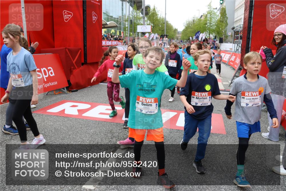 25.04.2026 - Das Zehntel Strokosch-Dieckow http://msf.ph/oto/9582420 25.04.2026 10:57:38 Ziel 5102, 5657, 5661, 5708, 5764, 5813, 5855, 6416, 6502, 6619, 6627, 6628, 6637, 6644, 6645, 6652, 6655, 6697, 6716, 6755, 6756, 6882, 6916, 7120, 7141, 7405, 7522, 7527, 7665, 8013, 8035, 5102, 5657, 5661, 5708, 5764, 5813, 5855, 6416, 6502, 6619, 6627, 6628, 6637, 6644, 6645, 6652, 6655, 6697, 6716, 6755, 6756, 6882, 6916, 7120, 7141, 7405, 7522, 7527, 7665, 8013, 8035 meine-sportfotos.de