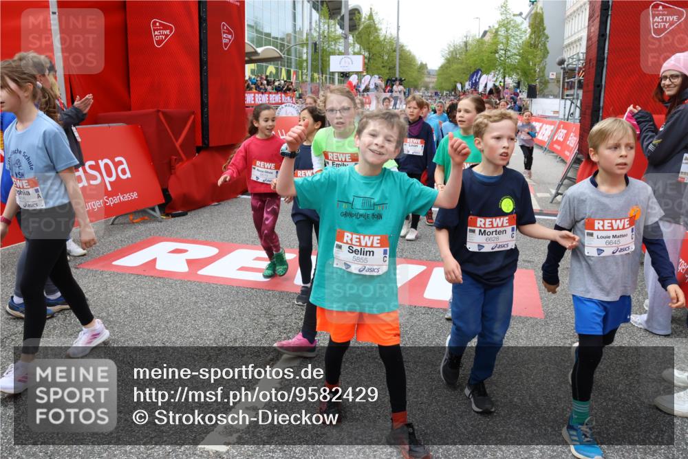 25.04.2026 - Das Zehntel Strokosch-Dieckow http://msf.ph/oto/9582429 25.04.2026 10:57:38 Ziel 5102, 5657, 5661, 5708, 5764, 5813, 5855, 6416, 6502, 6619, 6627, 6628, 6637, 6644, 6645, 6652, 6655, 6697, 6716, 6755, 6756, 6882, 6916, 7120, 7141, 7405, 7522, 7527, 7665, 8013, 8035, 5102, 5657, 5661, 5708, 5764, 5813, 5855, 6416, 6502, 6619, 6627, 6628, 6637, 6644, 6645, 6652, 6655, 6697, 6716, 6755, 6756, 6882, 6916, 7120, 7141, 7405, 7522, 7527, 7665, 8013, 8035 meine-sportfotos.de