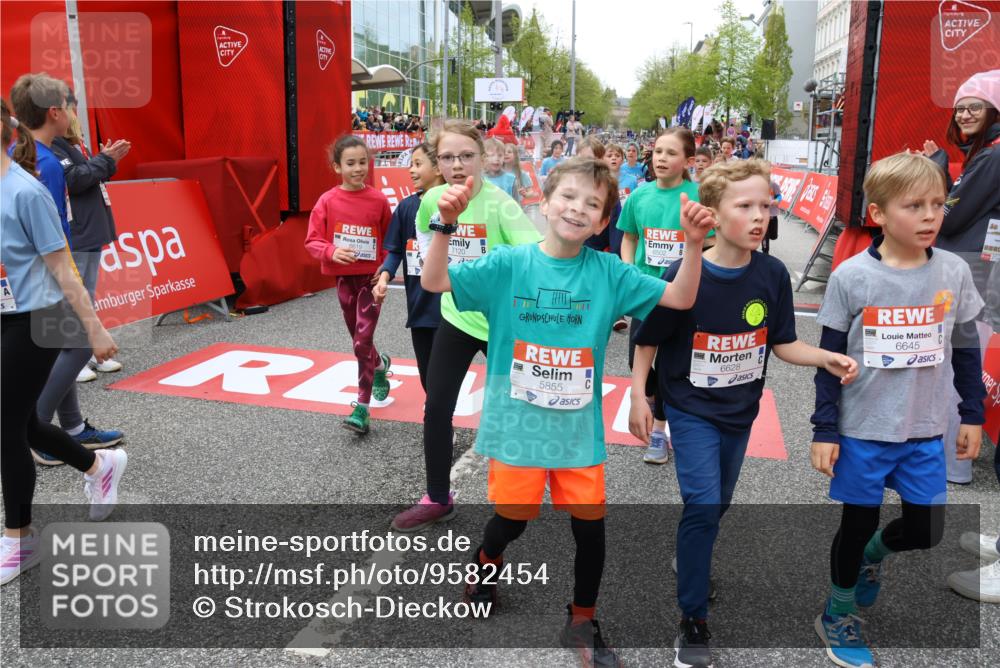 25.04.2026 - Das Zehntel Strokosch-Dieckow http://msf.ph/oto/9582454 25.04.2026 10:57:38 Ziel 5102, 5657, 5661, 5708, 5764, 5813, 5855, 6416, 6502, 6619, 6627, 6628, 6637, 6644, 6645, 6652, 6655, 6697, 6716, 6755, 6756, 6882, 6916, 7120, 7141, 7405, 7522, 7527, 7665, 8013, 8035, 5102, 5657, 5661, 5708, 5764, 5813, 5855, 6416, 6502, 6619, 6627, 6628, 6637, 6644, 6645, 6652, 6655, 6697, 6716, 6755, 6756, 6882, 6916, 7120, 7141, 7405, 7522, 7527, 7665, 8013, 8035 meine-sportfotos.de