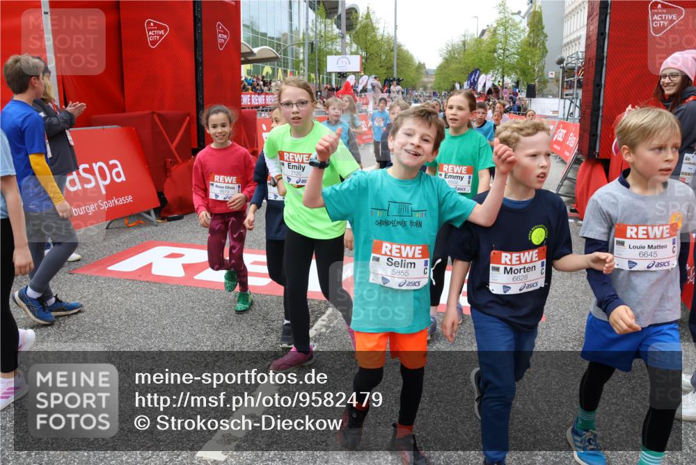 25.04.2026 - Das Zehntel Strokosch-Dieckow http://msf.ph/oto/9582479 25.04.2026 10:57:38 Ziel 5102, 5657, 5661, 5708, 5764, 5813, 5855, 6416, 6502, 6619, 6627, 6628, 6637, 6644, 6645, 6652, 6655, 6697, 6716, 6755, 6756, 6882, 6916, 7120, 7141, 7405, 7522, 7527, 7665, 8013, 8035, 5102, 5657, 5661, 5708, 5764, 5813, 5855, 6416, 6502, 6619, 6627, 6628, 6637, 6644, 6645, 6652, 6655, 6697, 6716, 6755, 6756, 6882, 6916, 7120, 7141, 7405, 7522, 7527, 7665, 8013, 8035 meine-sportfotos.de