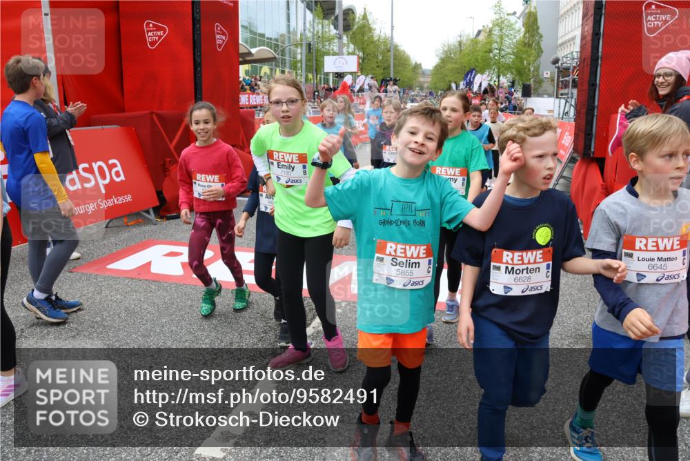 25.04.2026 - Das Zehntel Strokosch-Dieckow http://msf.ph/oto/9582491 25.04.2026 10:57:38 Ziel 5102, 5657, 5661, 5708, 5764, 5813, 5855, 6416, 6502, 6619, 6627, 6628, 6637, 6644, 6645, 6652, 6655, 6697, 6716, 6755, 6756, 6882, 6916, 7120, 7141, 7405, 7522, 7527, 7665, 8013, 8035, 5102, 5657, 5661, 5708, 5764, 5813, 5855, 6416, 6502, 6619, 6627, 6628, 6637, 6644, 6645, 6652, 6655, 6697, 6716, 6755, 6756, 6882, 6916, 7120, 7141, 7405, 7522, 7527, 7665, 8013, 8035 meine-sportfotos.de