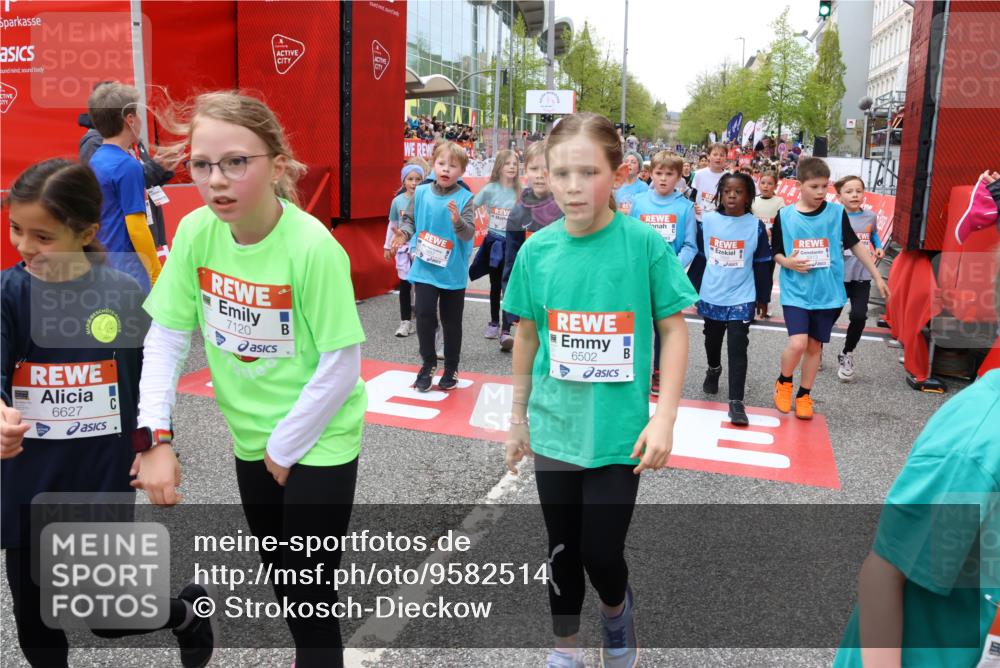 25.04.2026 - Das Zehntel Strokosch-Dieckow http://msf.ph/oto/9582514 25.04.2026 10:57:39 Ziel 5097, 5102, 5657, 5661, 5708, 5764, 5813, 6416, 6502, 6619, 6627, 6628, 6637, 6644, 6645, 6652, 6655, 6716, 6755, 6756, 6882, 6916, 7120, 7405, 7522, 7527, 7665, 7802, 8013, 8035, 5097, 5102, 5657, 5661, 5708, 5764, 5813, 6416, 6502, 6619, 6627, 6628, 6637, 6644, 6645, 6652, 6655, 6716, 6755, 6756, 6882, 6916, 7120, 7405, 7522, 7527, 7665, 7802, 8013, 8035 meine-sportfotos.de
