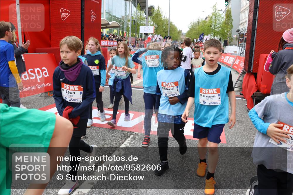 25.04.2026 - Das Zehntel Strokosch-Dieckow http://msf.ph/oto/9582606 25.04.2026 10:57:41 Ziel 5097, 5102, 5531, 5657, 5661, 5708, 5709, 5813, 6403, 6416, 6502, 6619, 6627, 6628, 6637, 6644, 6652, 6655, 6755, 6882, 6916, 7008, 7522, 7527, 7665, 7802, 8013, 8035, 5097, 5102, 5531, 5657, 5661, 5708, 5709, 5813, 6403, 6416, 6502, 6619, 6627, 6628, 6637, 6644, 6652, 6655, 6755, 6882, 6916, 7008, 7522, 7527, 7665, 7802, 8013, 8035 meine-sportfotos.de