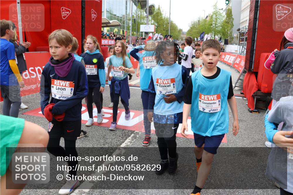 25.04.2026 - Das Zehntel Strokosch-Dieckow http://msf.ph/oto/9582629 25.04.2026 10:57:41 Ziel 5097, 5102, 5531, 5657, 5661, 5708, 5709, 5813, 6403, 6416, 6502, 6619, 6627, 6628, 6637, 6644, 6652, 6655, 6755, 6882, 6916, 7008, 7522, 7527, 7665, 7802, 8013, 8035, 5097, 5102, 5531, 5657, 5661, 5708, 5709, 5813, 6403, 6416, 6502, 6619, 6627, 6628, 6637, 6644, 6652, 6655, 6755, 6882, 6916, 7008, 7522, 7527, 7665, 7802, 8013, 8035 meine-sportfotos.de