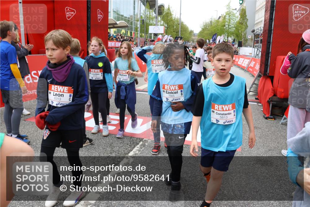 25.04.2026 - Das Zehntel Strokosch-Dieckow http://msf.ph/oto/9582641 25.04.2026 10:57:41 Ziel 5097, 5102, 5531, 5657, 5661, 5708, 5709, 5813, 6403, 6416, 6502, 6619, 6627, 6628, 6637, 6644, 6652, 6655, 6755, 6882, 6916, 7008, 7522, 7527, 7665, 7802, 8013, 8035, 5097, 5102, 5531, 5657, 5661, 5708, 5709, 5813, 6403, 6416, 6502, 6619, 6627, 6628, 6637, 6644, 6652, 6655, 6755, 6882, 6916, 7008, 7522, 7527, 7665, 7802, 8013, 8035 meine-sportfotos.de