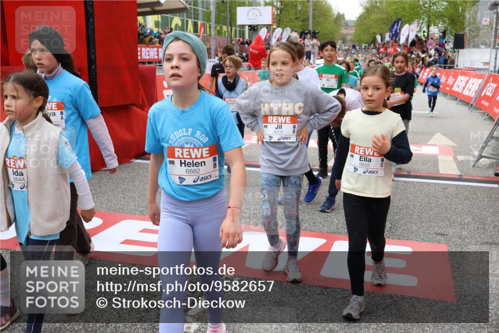 25.04.2026 - Das Zehntel Strokosch-Dieckow http://msf.ph/oto/9582657 25.04.2026 10:57:43 Ziel 3995, 5097, 5102, 5531, 5657, 5709, 5813, 5854, 6403, 6530, 6627, 6637, 6644, 6652, 6655, 6755, 6882, 6916, 7008, 7522, 7527, 7665, 7802, 7888, 7932, 8035, 3995, 5097, 5102, 5531, 5657, 5709, 5813, 5854, 6403, 6530, 6627, 6637, 6644, 6652, 6655, 6755, 6882, 6916, 7008, 7522, 7527, 7665, 7802, 7888, 7932, 8035 meine-sportfotos.de