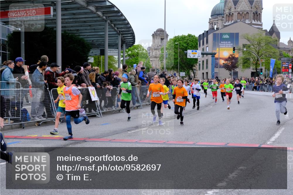 25.04.2026 - Das Zehntel Tim E. http://msf.ph/oto/9582697 25.04.2026 12:52:01 Ziel 10185, 10199, 10314, 10404, 10888, 11029, 11032, 11152, 11509, 11662, 11723, 11751, 11969, 11981, 11983, 11986, 11987, 11995, 12188, 12218, 12315, 12319, 12417, 12442, 12445, 12668, 12687, 12955, 12984, 13029 meine-sportfotos.de