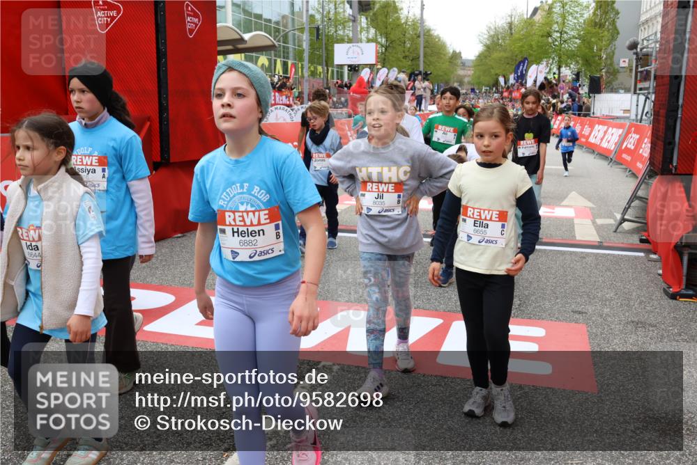 25.04.2026 - Das Zehntel Strokosch-Dieckow http://msf.ph/oto/9582698 25.04.2026 10:57:43 Ziel 3995, 5097, 5102, 5531, 5657, 5709, 5813, 5854, 6403, 6530, 6627, 6637, 6644, 6652, 6655, 6755, 6882, 6916, 7008, 7522, 7527, 7665, 7802, 7888, 7932, 8035, 3995, 5097, 5102, 5531, 5657, 5709, 5813, 5854, 6403, 6530, 6627, 6637, 6644, 6652, 6655, 6755, 6882, 6916, 7008, 7522, 7527, 7665, 7802, 7888, 7932, 8035 meine-sportfotos.de