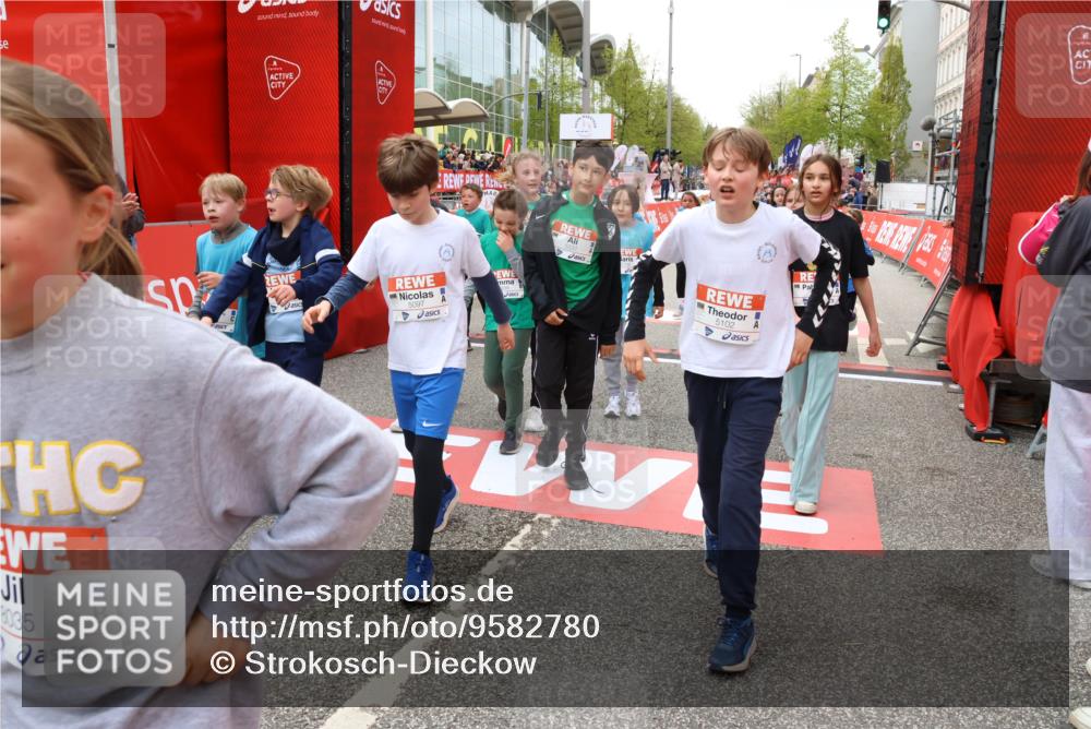 25.04.2026 - Das Zehntel Strokosch-Dieckow http://msf.ph/oto/9582780 25.04.2026 10:57:46 Ziel 3995, 5097, 5441, 5531, 5709, 5854, 5929, 6149, 6294, 6309, 6403, 6530, 6551, 6916, 6996, 7008, 7714, 7727, 7802, 7888, 7932, 8035, 3995, 5097, 5441, 5531, 5709, 5854, 5929, 6149, 6294, 6309, 6403, 6530, 6551, 6916, 6996, 7008, 7714, 7727, 7802, 7888, 7932, 8035 meine-sportfotos.de