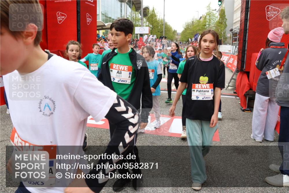 25.04.2026 - Das Zehntel Strokosch-Dieckow http://msf.ph/oto/9582871 25.04.2026 10:57:47 Ziel 3995, 5097, 5441, 5531, 5617, 5709, 5854, 5929, 6118, 6149, 6294, 6309, 6403, 6530, 6551, 6996, 7008, 7714, 7727, 7802, 7888, 7932, 3995, 5097, 5441, 5531, 5617, 5709, 5854, 5929, 6118, 6149, 6294, 6309, 6403, 6530, 6551, 6996, 7008, 7714, 7727, 7802, 7888, 7932 meine-sportfotos.de