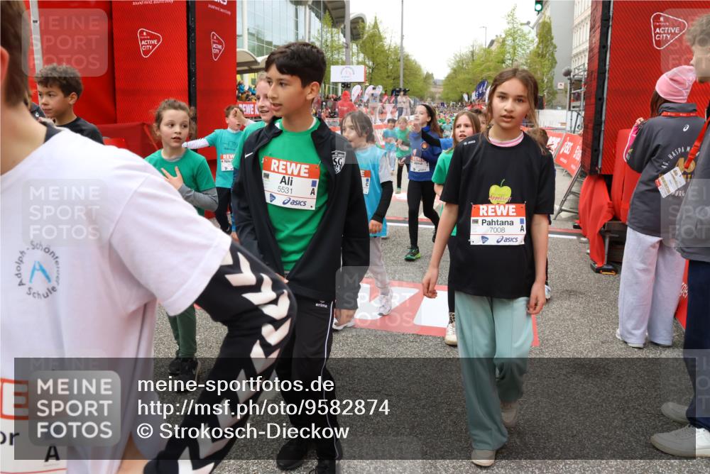 25.04.2026 - Das Zehntel Strokosch-Dieckow http://msf.ph/oto/9582874 25.04.2026 10:57:47 Ziel 3995, 5097, 5441, 5531, 5617, 5709, 5854, 5929, 6118, 6149, 6294, 6309, 6403, 6530, 6551, 6996, 7008, 7714, 7727, 7802, 7888, 7932, 3995, 5097, 5441, 5531, 5617, 5709, 5854, 5929, 6118, 6149, 6294, 6309, 6403, 6530, 6551, 6996, 7008, 7714, 7727, 7802, 7888, 7932 meine-sportfotos.de