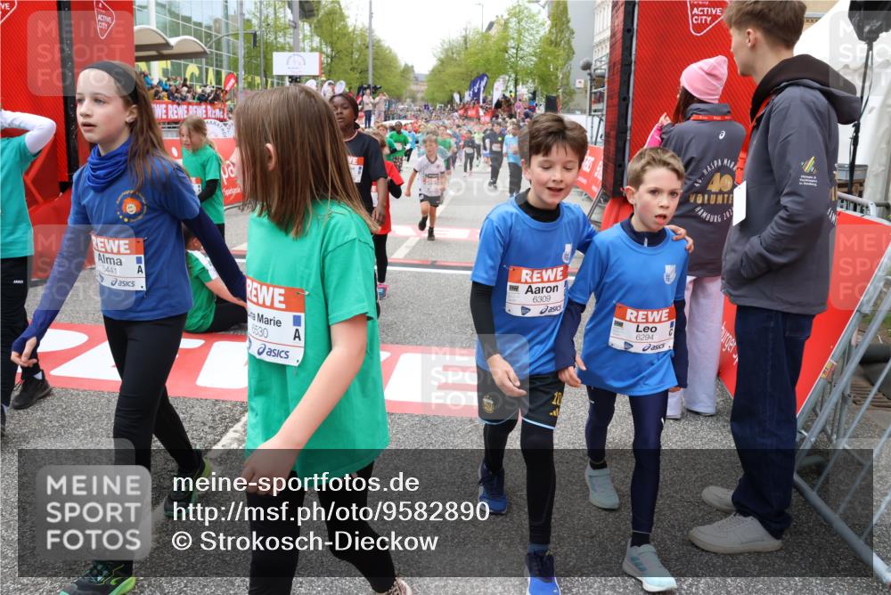 25.04.2026 - Das Zehntel Strokosch-Dieckow http://msf.ph/oto/9582890 25.04.2026 10:57:49 Ziel 3995, 5441, 5617, 5709, 5854, 5929, 6118, 6149, 6215, 6294, 6309, 6530, 6551, 6903, 6996, 7008, 7060, 7291, 7594, 7714, 7727, 7888, 7932, 3995, 5441, 5617, 5709, 5854, 5929, 6118, 6149, 6215, 6294, 6309, 6530, 6551, 6903, 6996, 7008, 7060, 7291, 7594, 7714, 7727, 7888, 7932 meine-sportfotos.de