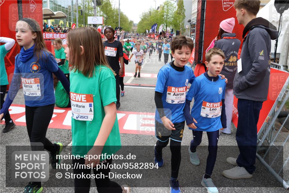 25.04.2026 - Das Zehntel Strokosch-Dieckow http://msf.ph/oto/9582894 25.04.2026 10:57:49 Ziel 3995, 5441, 5617, 5709, 5854, 5929, 6118, 6149, 6215, 6294, 6309, 6530, 6551, 6903, 6996, 7008, 7060, 7291, 7594, 7714, 7727, 7888, 7932, 3995, 5441, 5617, 5709, 5854, 5929, 6118, 6149, 6215, 6294, 6309, 6530, 6551, 6903, 6996, 7008, 7060, 7291, 7594, 7714, 7727, 7888, 7932 meine-sportfotos.de