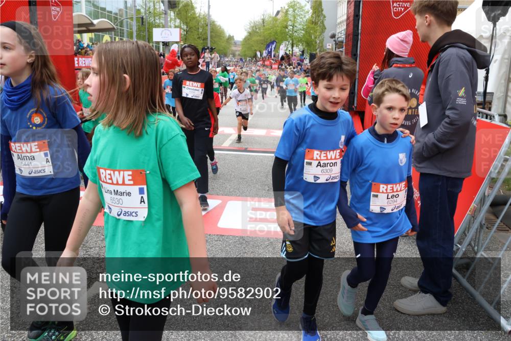 25.04.2026 - Das Zehntel Strokosch-Dieckow http://msf.ph/oto/9582902 25.04.2026 10:57:50 Ziel 3995, 5441, 5617, 5854, 5867, 5913, 5929, 6118, 6149, 6215, 6294, 6309, 6530, 6551, 6903, 6915, 6996, 7060, 7291, 7594, 7714, 7727, 7811, 7888, 7932, 3995, 5441, 5617, 5854, 5867, 5913, 5929, 6118, 6149, 6215, 6294, 6309, 6530, 6551, 6903, 6915, 6996, 7060, 7291, 7594, 7714, 7727, 7811, 7888, 7932 meine-sportfotos.de