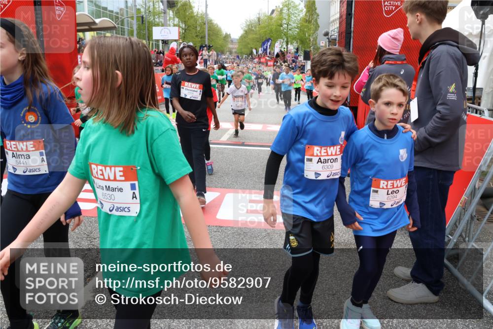 25.04.2026 - Das Zehntel Strokosch-Dieckow http://msf.ph/oto/9582907 25.04.2026 10:57:50 Ziel 3995, 5441, 5617, 5854, 5867, 5913, 5929, 6118, 6149, 6215, 6294, 6309, 6530, 6551, 6903, 6915, 6996, 7060, 7291, 7594, 7714, 7727, 7811, 7888, 7932, 3995, 5441, 5617, 5854, 5867, 5913, 5929, 6118, 6149, 6215, 6294, 6309, 6530, 6551, 6903, 6915, 6996, 7060, 7291, 7594, 7714, 7727, 7811, 7888, 7932 meine-sportfotos.de