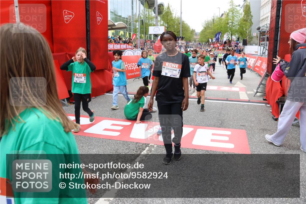 25.04.2026 - Das Zehntel Strokosch-Dieckow http://msf.ph/oto/9582924 25.04.2026 10:57:50 Ziel 3995, 5441, 5617, 5854, 5867, 5913, 5929, 6118, 6149, 6215, 6294, 6309, 6530, 6551, 6903, 6915, 6996, 7060, 7291, 7594, 7714, 7727, 7811, 7888, 7932, 3995, 5441, 5617, 5854, 5867, 5913, 5929, 6118, 6149, 6215, 6294, 6309, 6530, 6551, 6903, 6915, 6996, 7060, 7291, 7594, 7714, 7727, 7811, 7888, 7932 meine-sportfotos.de