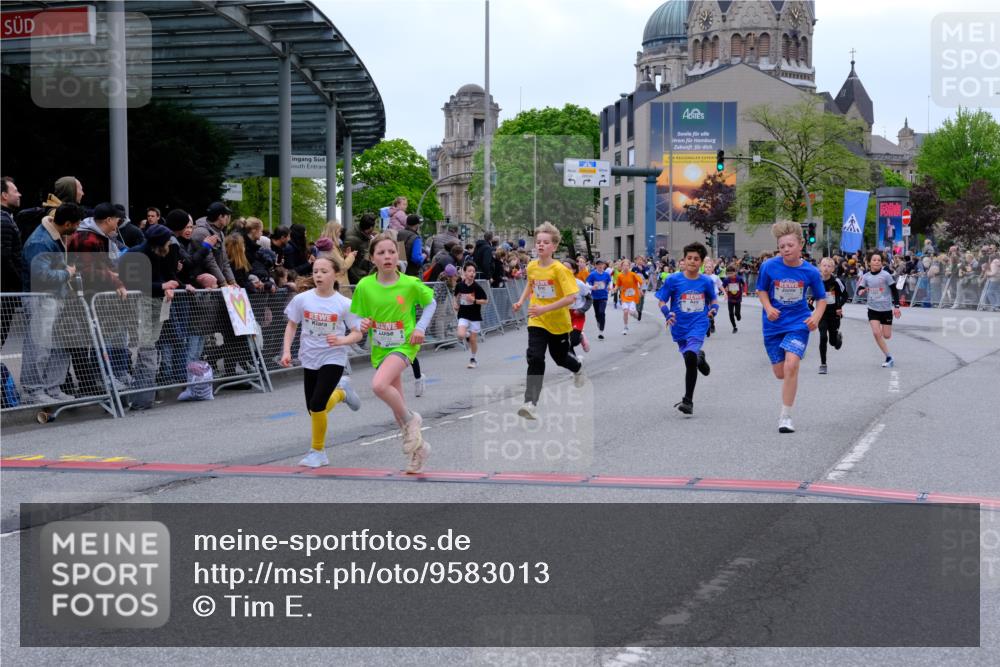 25.04.2026 - Das Zehntel Tim E. http://msf.ph/oto/9583013 25.04.2026 12:52:20 Ziel 10020, 10087, 10173, 10271, 10315, 10604, 10607, 11085, 11143, 11145, 11147, 11270, 11434, 11511, 11556, 11567, 11652, 11742, 11745, 11766, 11767, 11790, 11831, 11847, 11892, 11907, 11938, 12105, 12278, 12461, 12463, 12774, 12782, 13015 meine-sportfotos.de