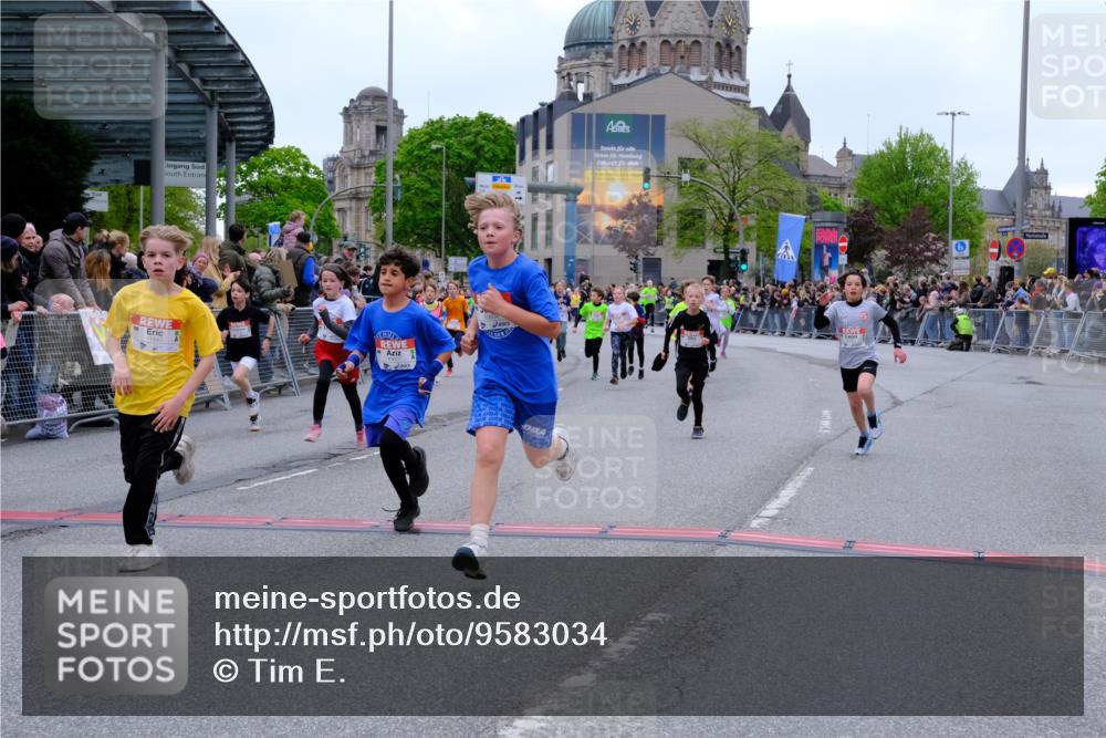 25.04.2026 - Das Zehntel Tim E. http://msf.ph/oto/9583034 25.04.2026 12:52:21 Ziel 10020, 10087, 10125, 10173, 10271, 10315, 10604, 10607, 11143, 11145, 11147, 11270, 11434, 11511, 11556, 11567, 11652, 11742, 11745, 11766, 11767, 11790, 11831, 11847, 11892, 11907, 11938, 12105, 12278, 12461, 12463, 12745, 12774, 12782, 13015 meine-sportfotos.de