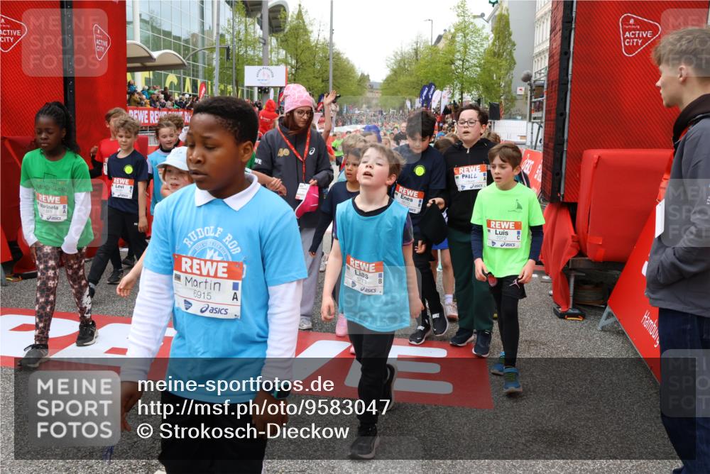 25.04.2026 - Das Zehntel Strokosch-Dieckow http://msf.ph/oto/9583047 25.04.2026 10:57:56 Ziel 5386, 5561, 5735, 5773, 5780, 5789, 5859, 5867, 5913, 6122, 6126, 6130, 6132, 6133, 6215, 6275, 6280, 6646, 6670, 6903, 6915, 7060, 7072, 7125, 7291, 7575, 7576, 7583, 7594, 7639, 7705, 7711, 7811, 7947, 7959, 7962, 5386, 5561, 5735, 5773, 5780, 5789, 5859, 5867, 5913, 6122, 6126, 6130, 6132, 6133, 6215, 6275, 6280, 6646, 6670, 6903, 6915, 7060, 7072, 7125, 7291, 7575, 7576, 7583, 7594, 7639, 7705, 7711, 7811, 7947, 7959, 7962 meine-sportfotos.de