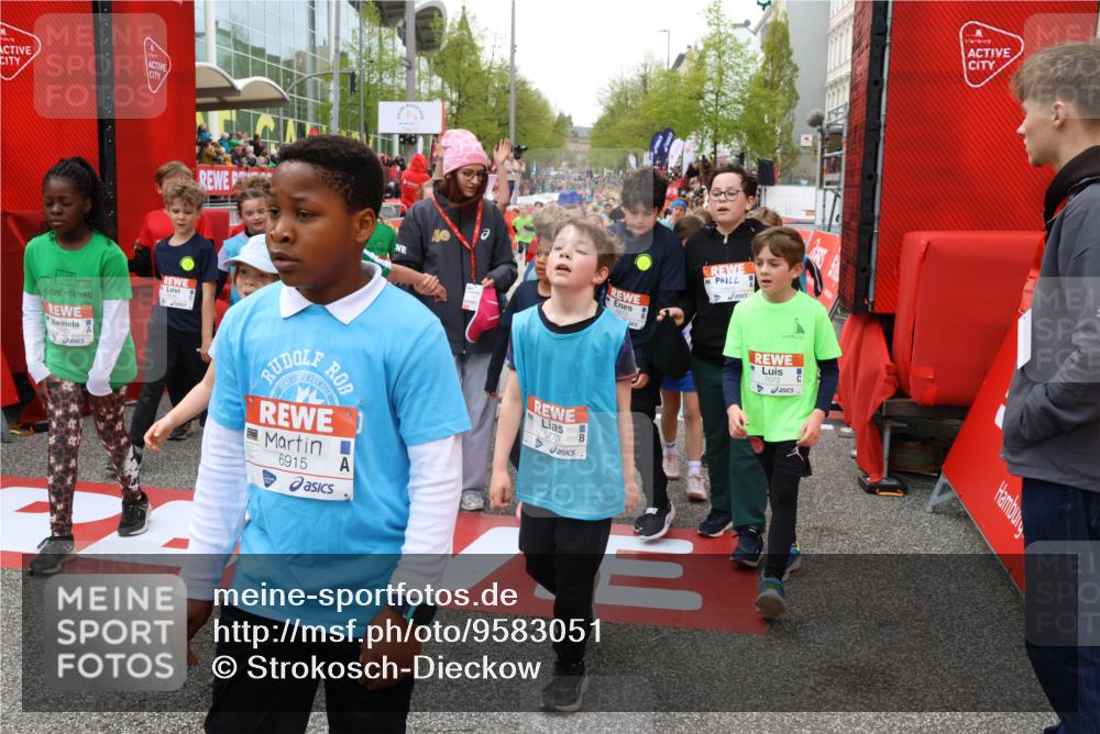 25.04.2026 - Das Zehntel Strokosch-Dieckow http://msf.ph/oto/9583051 25.04.2026 10:57:56 Ziel 5386, 5561, 5735, 5773, 5780, 5789, 5859, 5867, 5913, 6122, 6126, 6130, 6132, 6133, 6215, 6275, 6280, 6646, 6670, 6903, 6915, 7060, 7072, 7125, 7291, 7575, 7576, 7583, 7594, 7639, 7705, 7711, 7811, 7947, 7959, 7962, 5386, 5561, 5735, 5773, 5780, 5789, 5859, 5867, 5913, 6122, 6126, 6130, 6132, 6133, 6215, 6275, 6280, 6646, 6670, 6903, 6915, 7060, 7072, 7125, 7291, 7575, 7576, 7583, 7594, 7639, 7705, 7711, 7811, 7947, 7959, 7962 meine-sportfotos.de