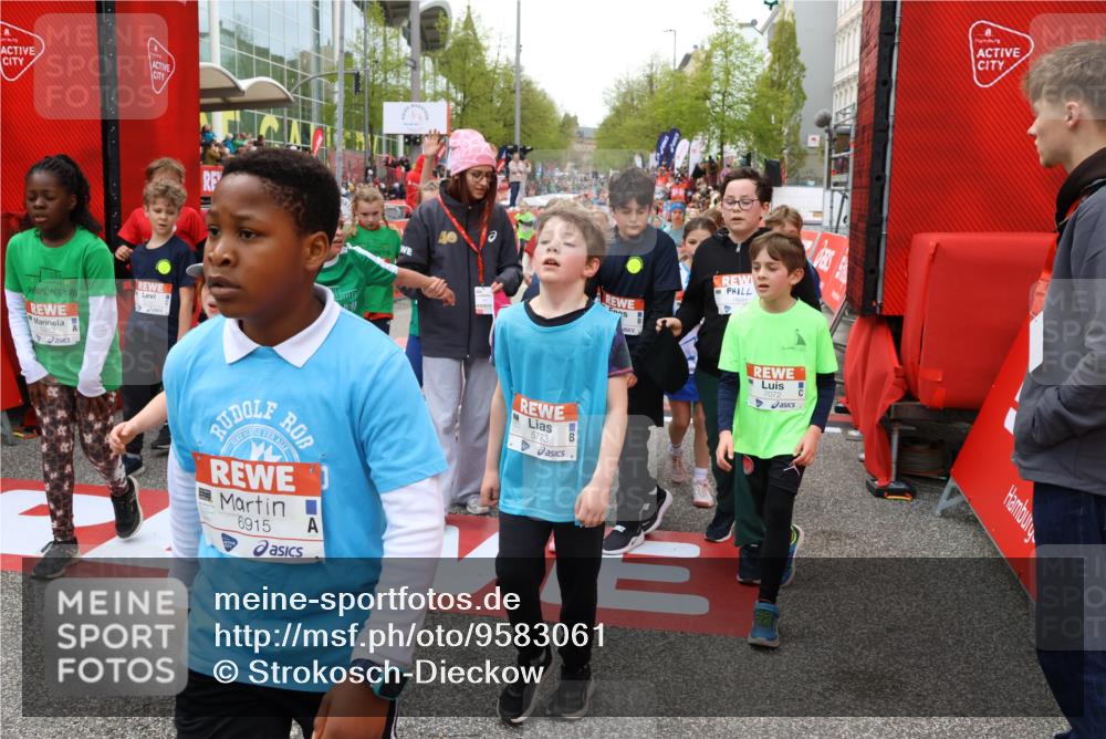 25.04.2026 - Das Zehntel Strokosch-Dieckow http://msf.ph/oto/9583061 25.04.2026 10:57:57 Ziel 5386, 5561, 5735, 5773, 5780, 5789, 5859, 5867, 5913, 6122, 6126, 6130, 6132, 6133, 6143, 6275, 6280, 6646, 6670, 6891, 6903, 6915, 7060, 7072, 7125, 7291, 7575, 7576, 7583, 7594, 7639, 7705, 7711, 7811, 7947, 7959, 7962, 5386, 5561, 5735, 5773, 5780, 5789, 5859, 5867, 5913, 6122, 6126, 6130, 6132, 6133, 6143, 6275, 6280, 6646, 6670, 6891, 6903, 6915, 7060, 7072, 7125, 7291, 7575, 7576, 7583, 7594, 7639, 7705, 7711, 7811, 7947, 7959, 7962 meine-sportfotos.de
