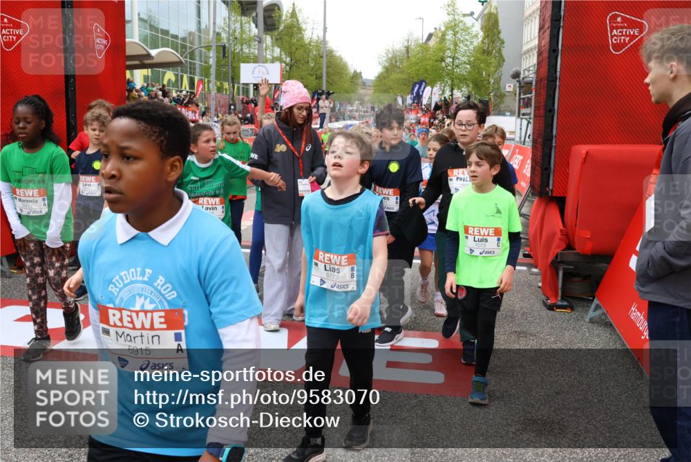 25.04.2026 - Das Zehntel Strokosch-Dieckow http://msf.ph/oto/9583070 25.04.2026 10:57:57 Ziel 5386, 5561, 5735, 5773, 5780, 5789, 5859, 5867, 5913, 6122, 6126, 6130, 6132, 6133, 6143, 6275, 6280, 6646, 6670, 6891, 6903, 6915, 7060, 7072, 7125, 7291, 7575, 7576, 7583, 7594, 7639, 7705, 7711, 7811, 7947, 7959, 7962, 5386, 5561, 5735, 5773, 5780, 5789, 5859, 5867, 5913, 6122, 6126, 6130, 6132, 6133, 6143, 6275, 6280, 6646, 6670, 6891, 6903, 6915, 7060, 7072, 7125, 7291, 7575, 7576, 7583, 7594, 7639, 7705, 7711, 7811, 7947, 7959, 7962 meine-sportfotos.de