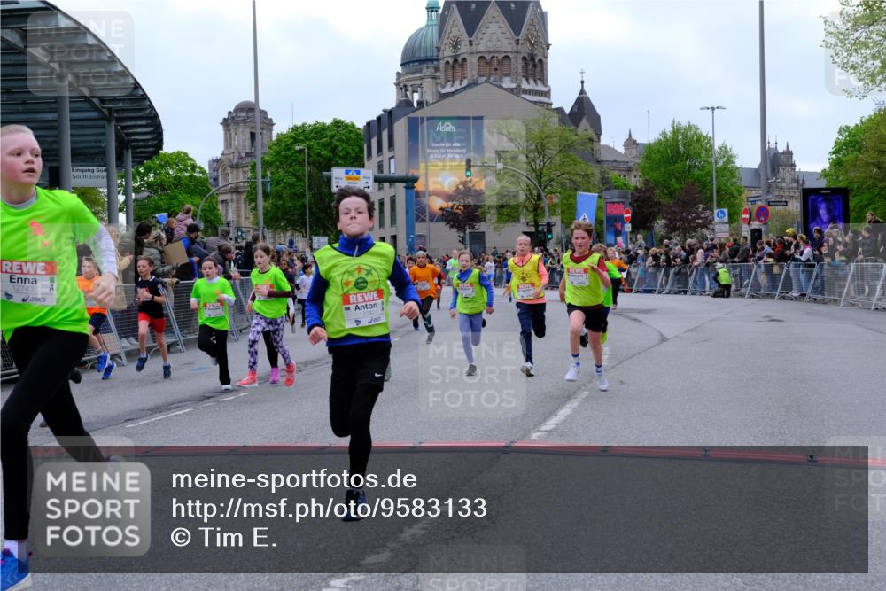 25.04.2026 - Das Zehntel Tim E. http://msf.ph/oto/9583133 25.04.2026 12:52:32 Ziel 10020, 10125, 10169, 10178, 10195, 10238, 10241, 10570, 10836, 10842, 10858, 11104, 11153, 11157, 11479, 11767, 11928, 11958, 12018, 12029, 12040, 12042, 12051, 12430, 12457, 12461, 12594, 12670, 12743, 12745, 12756, 12757, 12782, 12801 meine-sportfotos.de