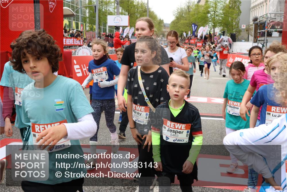 25.04.2026 - Das Zehntel Strokosch-Dieckow http://msf.ph/oto/9583143 25.04.2026 10:58:06 Ziel 5290, 5308, 5384, 5401, 5419, 5437, 5451, 5463, 5839, 5861, 6004, 6228, 6234, 6235, 6413, 6737, 6820, 6852, 6861, 6873, 7065, 7079, 7224, 7302, 7406, 7497, 7509, 7537, 7553, 7557, 7607, 7861, 7987, 5290, 5308, 5384, 5401, 5419, 5437, 5451, 5463, 5839, 5861, 6004, 6228, 6234, 6235, 6413, 6737, 6820, 6852, 6861, 6873, 7065, 7079, 7224, 7302, 7406, 7497, 7509, 7537, 7553, 7557, 7607, 7861, 7987 meine-sportfotos.de