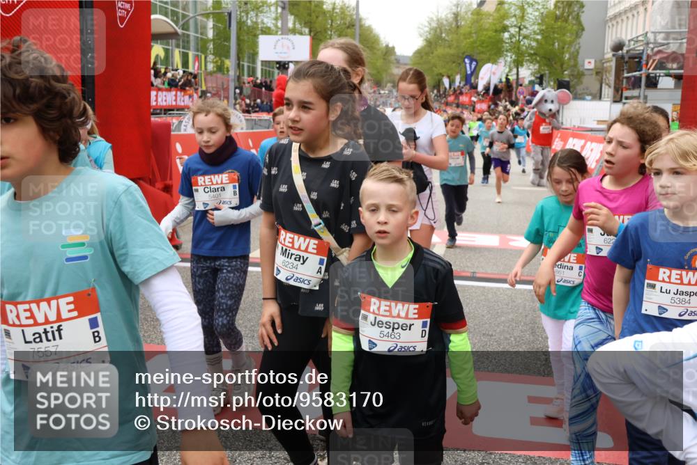 25.04.2026 - Das Zehntel Strokosch-Dieckow http://msf.ph/oto/9583170 25.04.2026 10:58:06 Ziel 5290, 5308, 5384, 5401, 5419, 5437, 5451, 5463, 5839, 5861, 6004, 6228, 6234, 6235, 6413, 6737, 6820, 6852, 6861, 6873, 7065, 7079, 7224, 7302, 7406, 7497, 7509, 7537, 7553, 7557, 7607, 7861, 7987, 5290, 5308, 5384, 5401, 5419, 5437, 5451, 5463, 5839, 5861, 6004, 6228, 6234, 6235, 6413, 6737, 6820, 6852, 6861, 6873, 7065, 7079, 7224, 7302, 7406, 7497, 7509, 7537, 7553, 7557, 7607, 7861, 7987 meine-sportfotos.de
